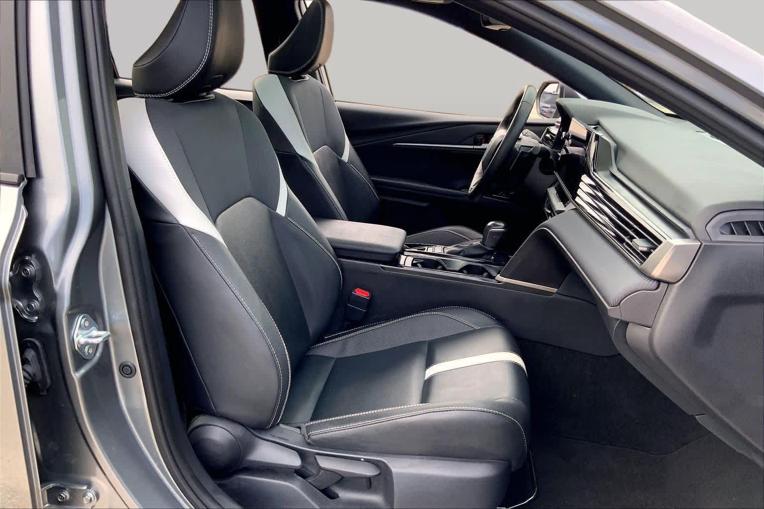 Used 2026 Toyota Camry SE w/ Multimedia Upgrade Package FWD image 9