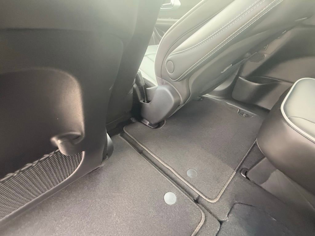 New 2026 Chrysler Pacifica Limited FWD image 26