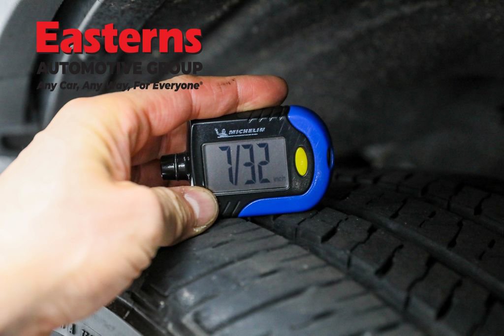 Used 2023 Jeep Grand Cherokee L Laredo image 29