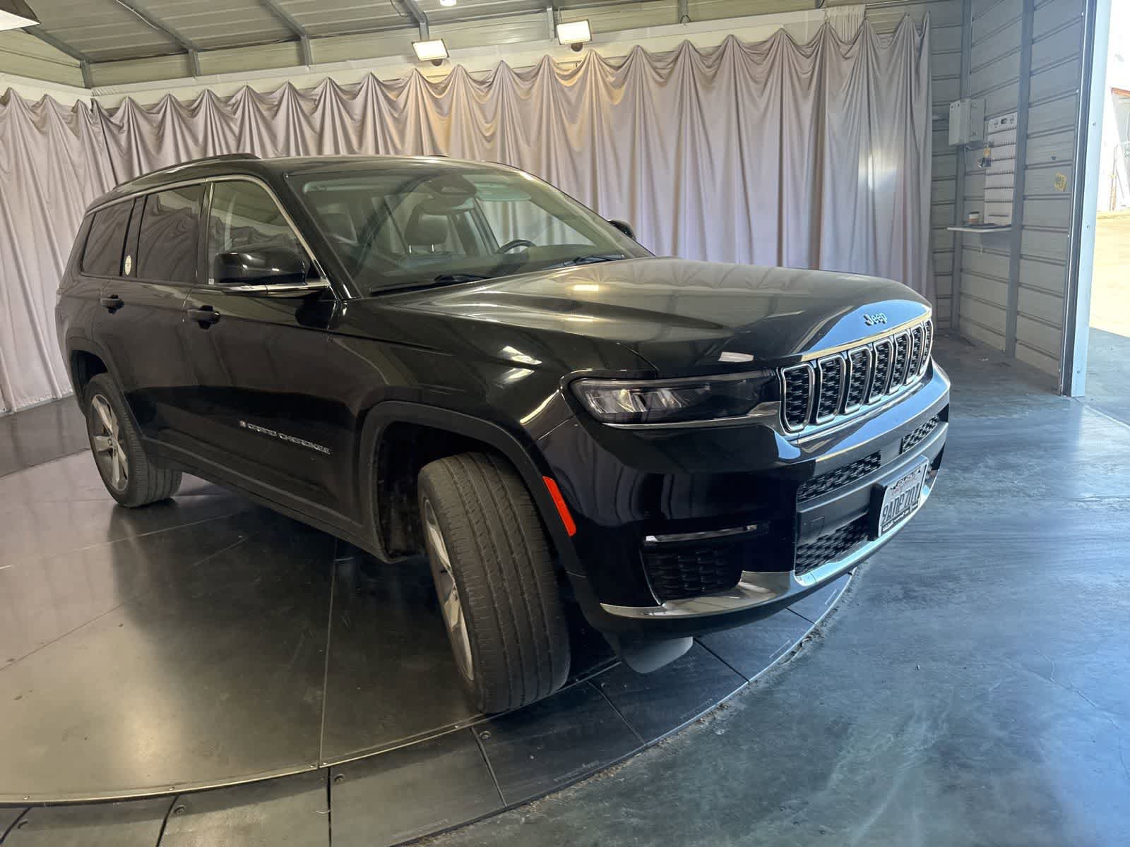Used 2022 Jeep Grand Cherokee L Limited AWD/4WD image 3