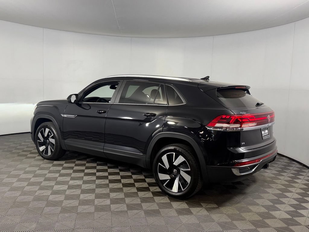 Used 2025 Volkswagen Atlas Cross Sport SE AWD/4WD image 9