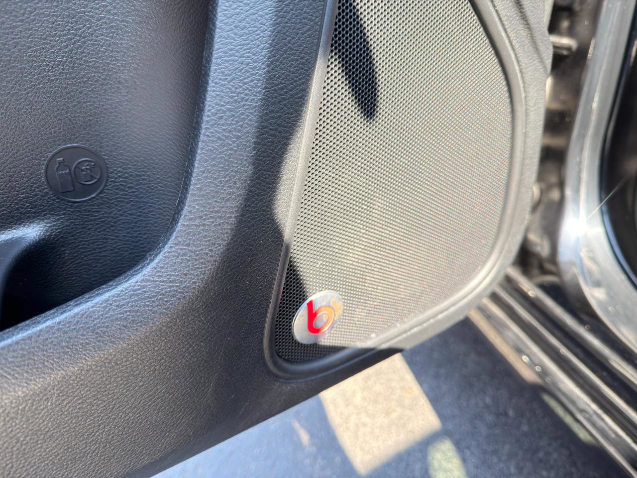 Used 2015 Chrysler 300 Limited w/ Driver Convenience Group image 36