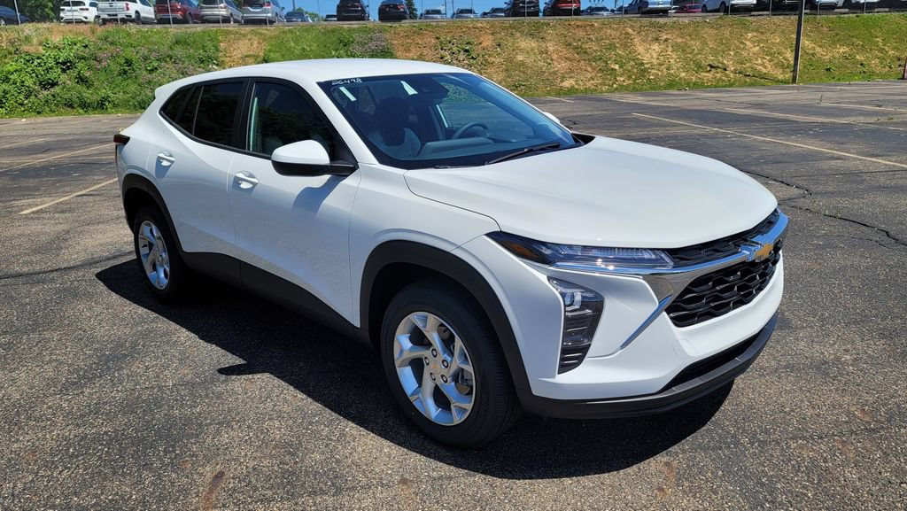 New 2026 Chevrolet Trax LS w/ LS Convenience Package FWD image 15