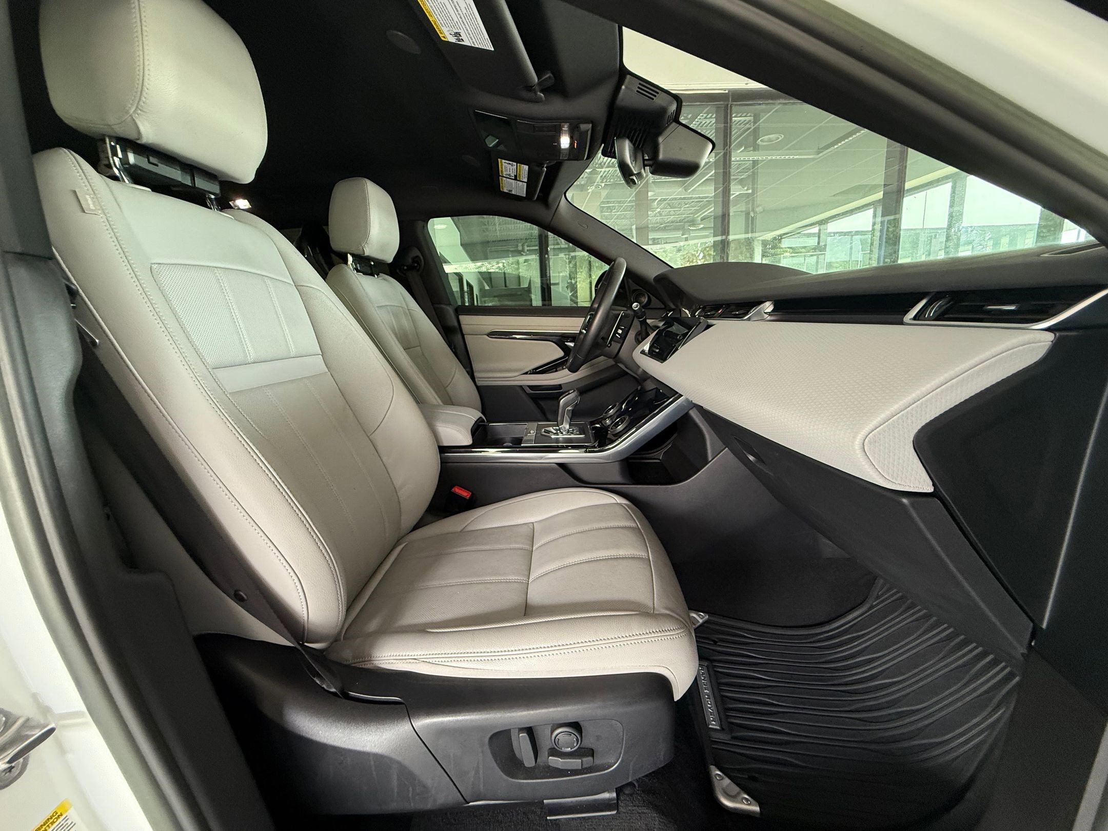 Used 2023 Land Rover Range Rover Evoque S AWD/4WD image 24