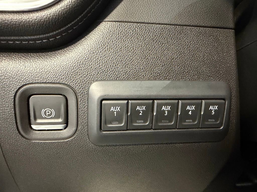 Used 2022 Chevrolet Silverado 3500 LT w/ Convenience Package image 22