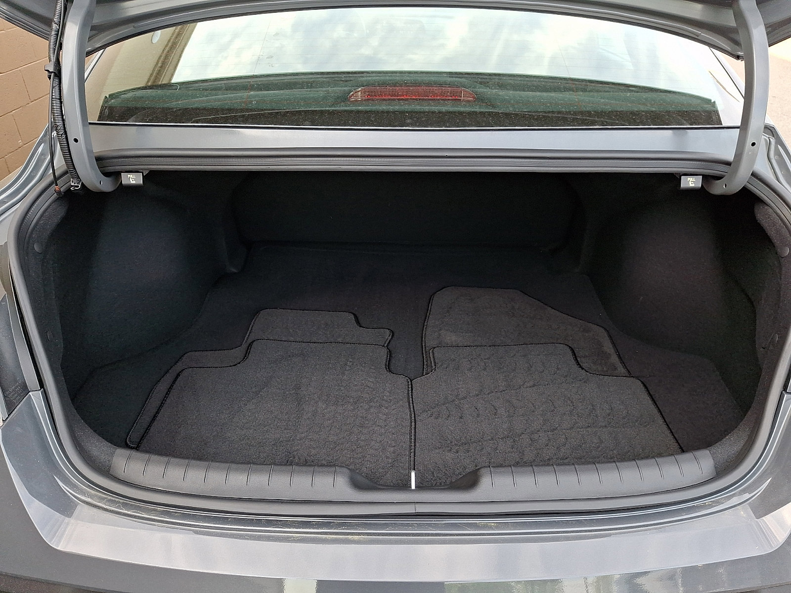 Certified 2025 Hyundai Elantra Sport FWD image 29