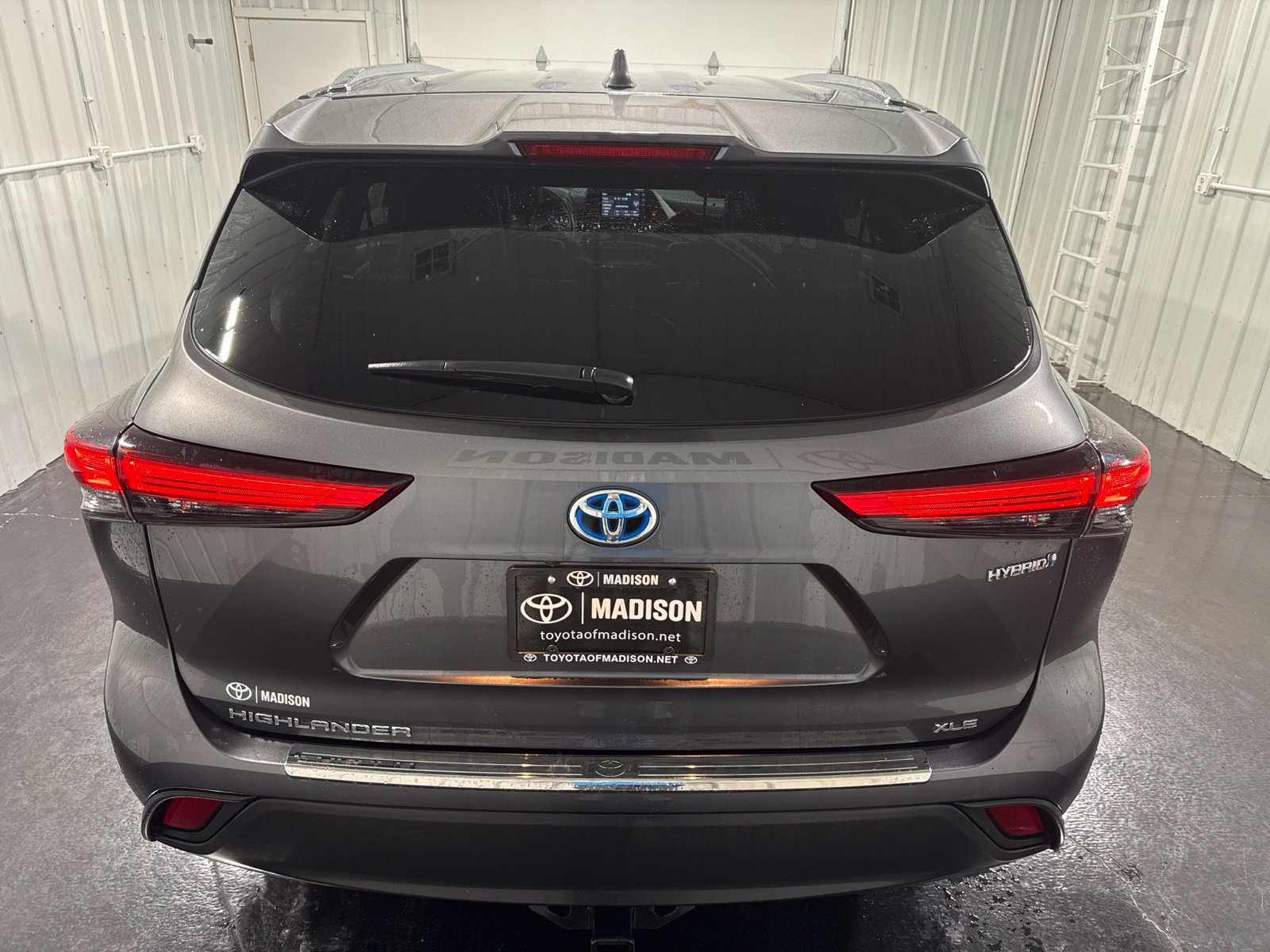 Used 2020 Toyota Highlander XLE AWD/4WD image 4