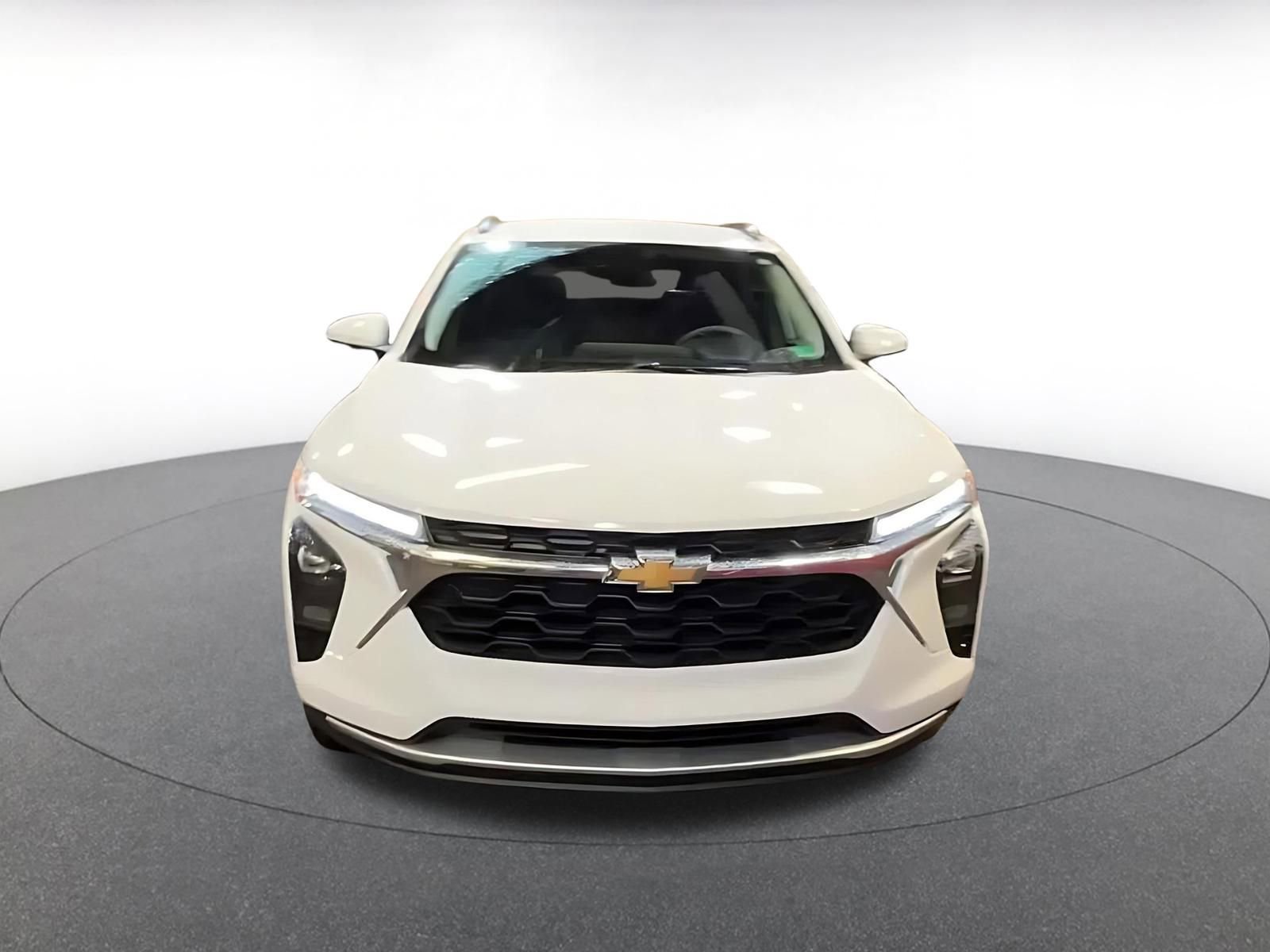 Used 2025 Chevrolet Trax LT image 4