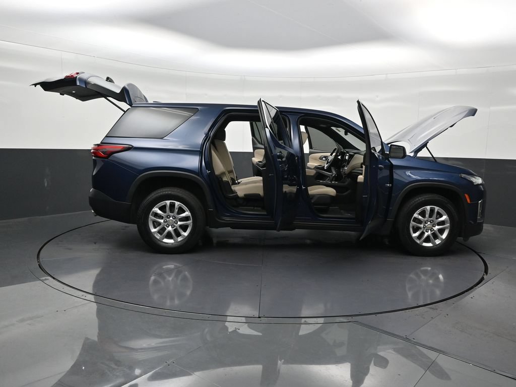 Used 2023 Chevrolet Traverse LS FWD image 33