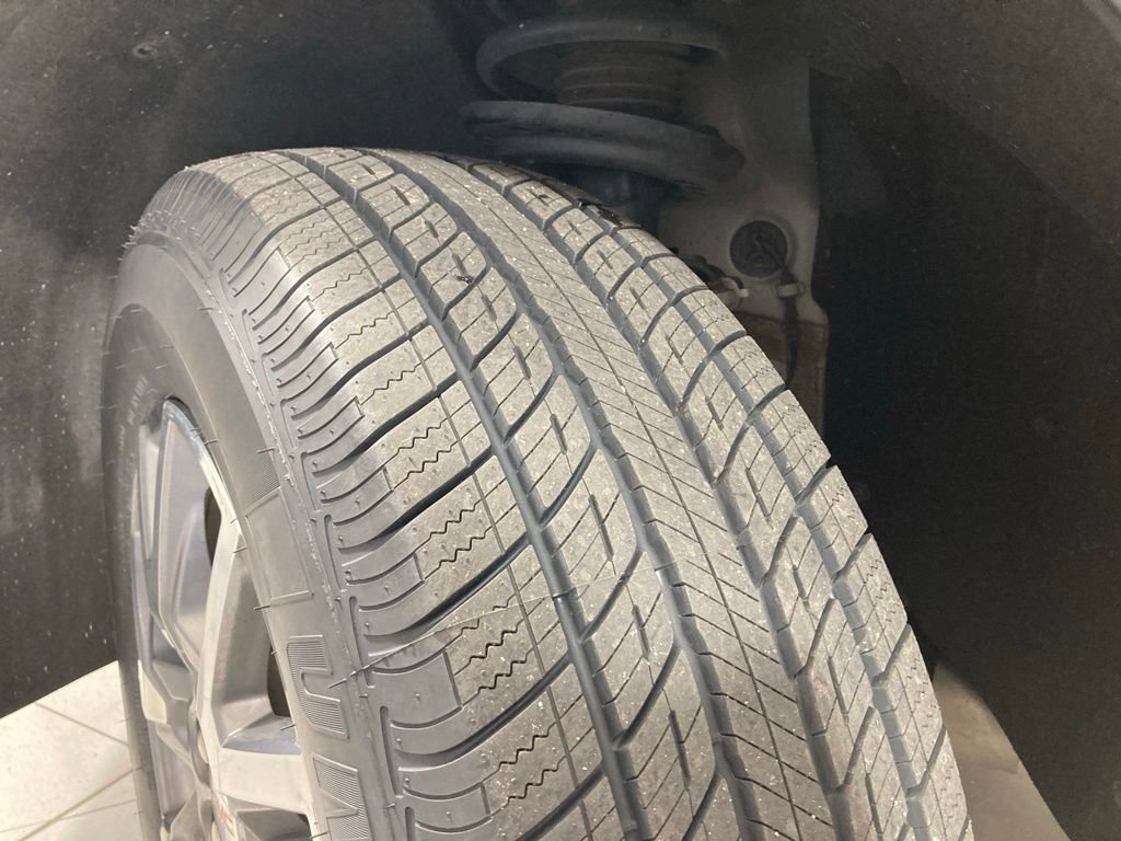 Used 2023 GMC Acadia SLT image 26