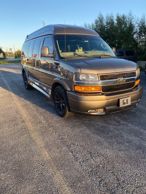 Used 2021 Chevrolet Express 2500 RWD image 3