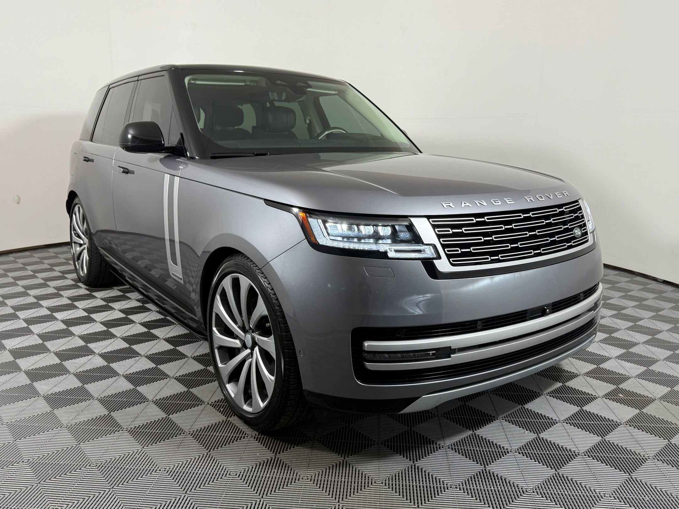 Used 2024 Land Rover Range Rover Autobiography AWD/4WD image 8
