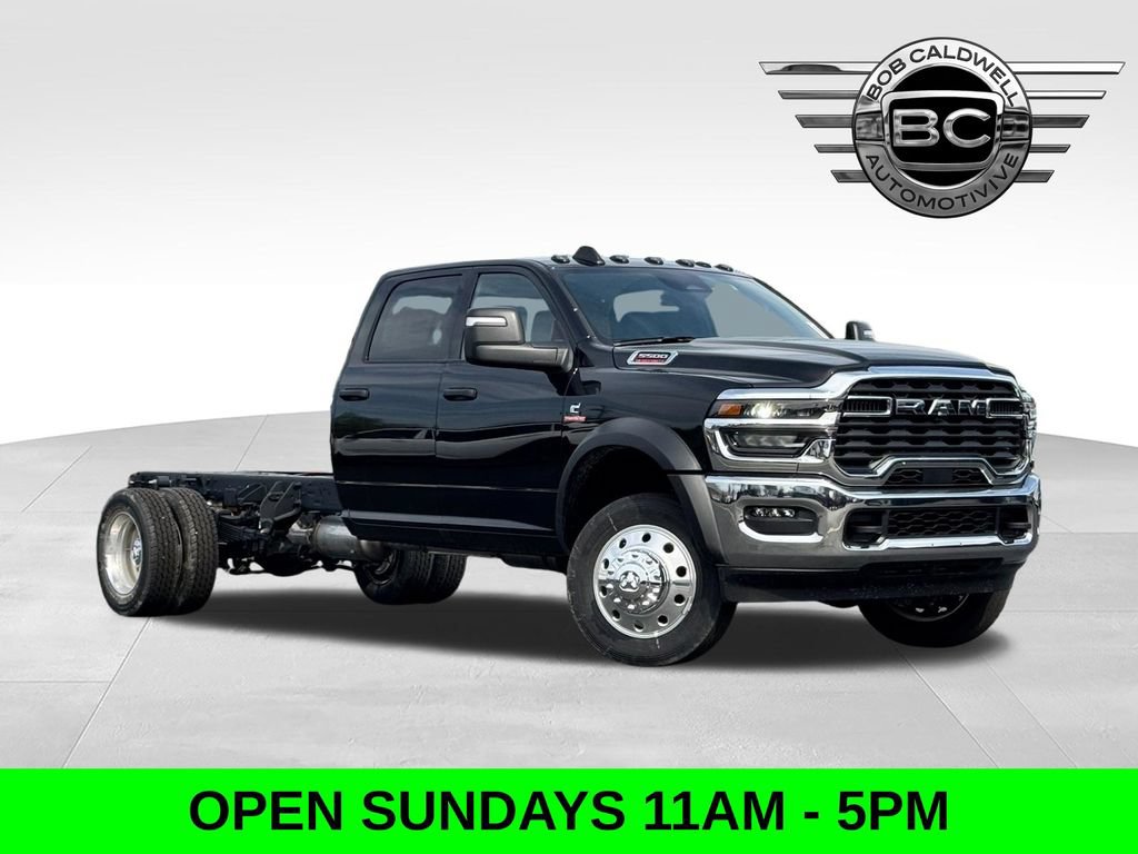 New 2026 RAM 5500 Tradesman w/ Chrome Appearance Group AWD/4WD 360° Tour