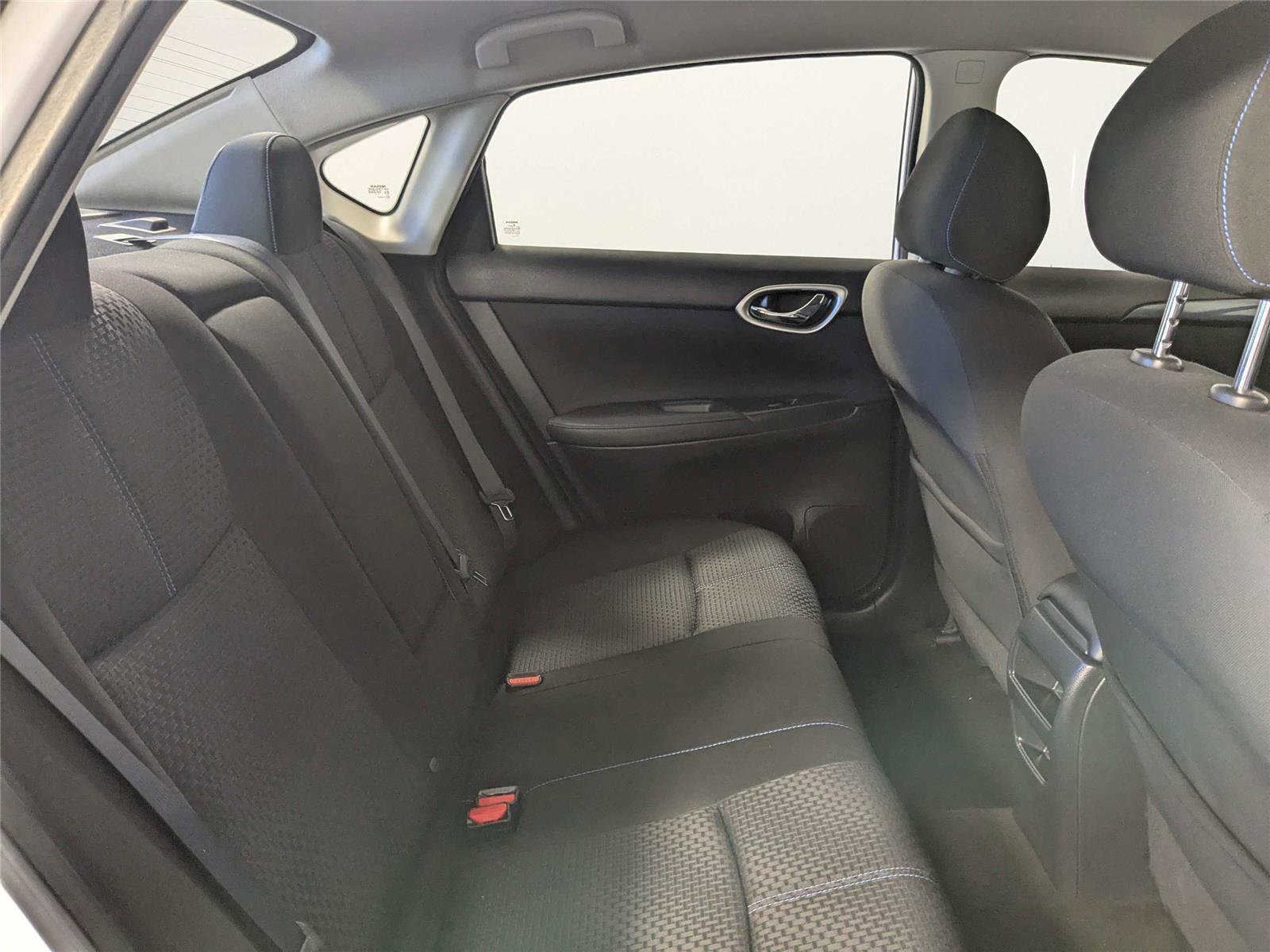 Used 2016 Nissan Sentra SR w/ Driver's Assist Package image 21