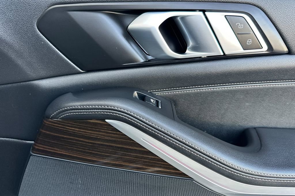 Used 2023 BMW X5 sDrive40i w/ M Sport Package image 19