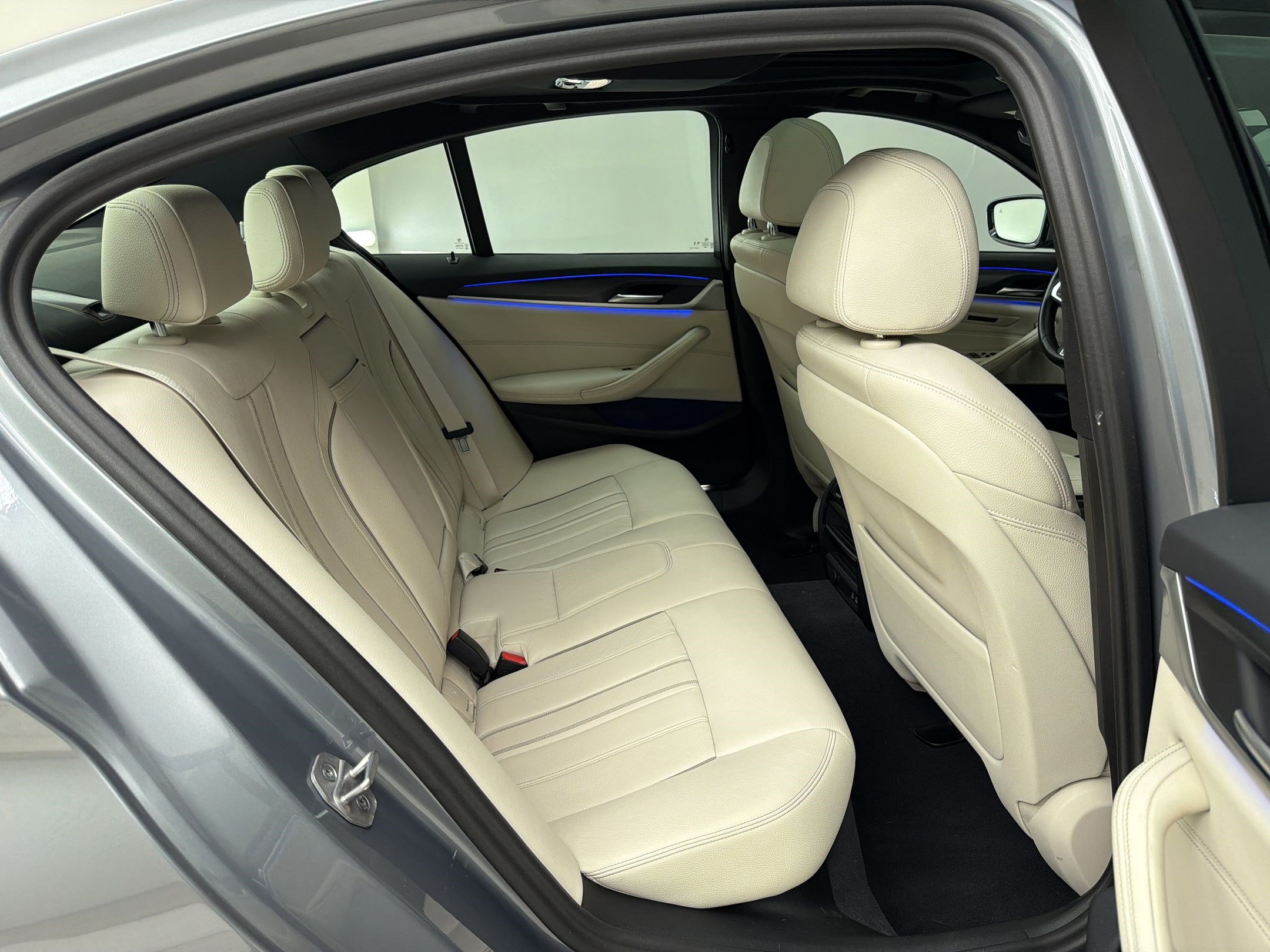 Used 2023 BMW 530i w/ M Sport Package RWD image 30