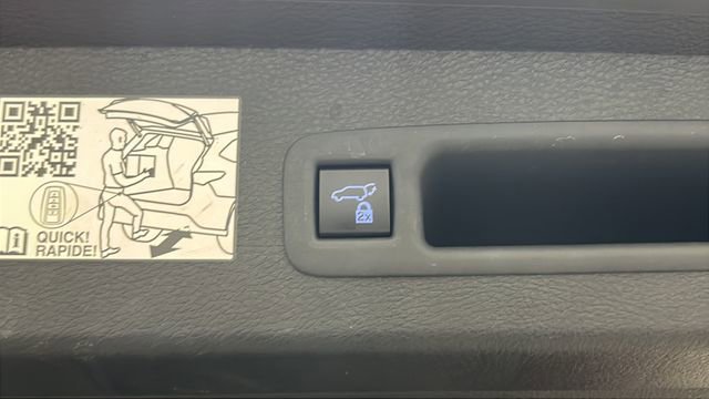 Used 2024 Toyota Sienna Platinum FWD image 37