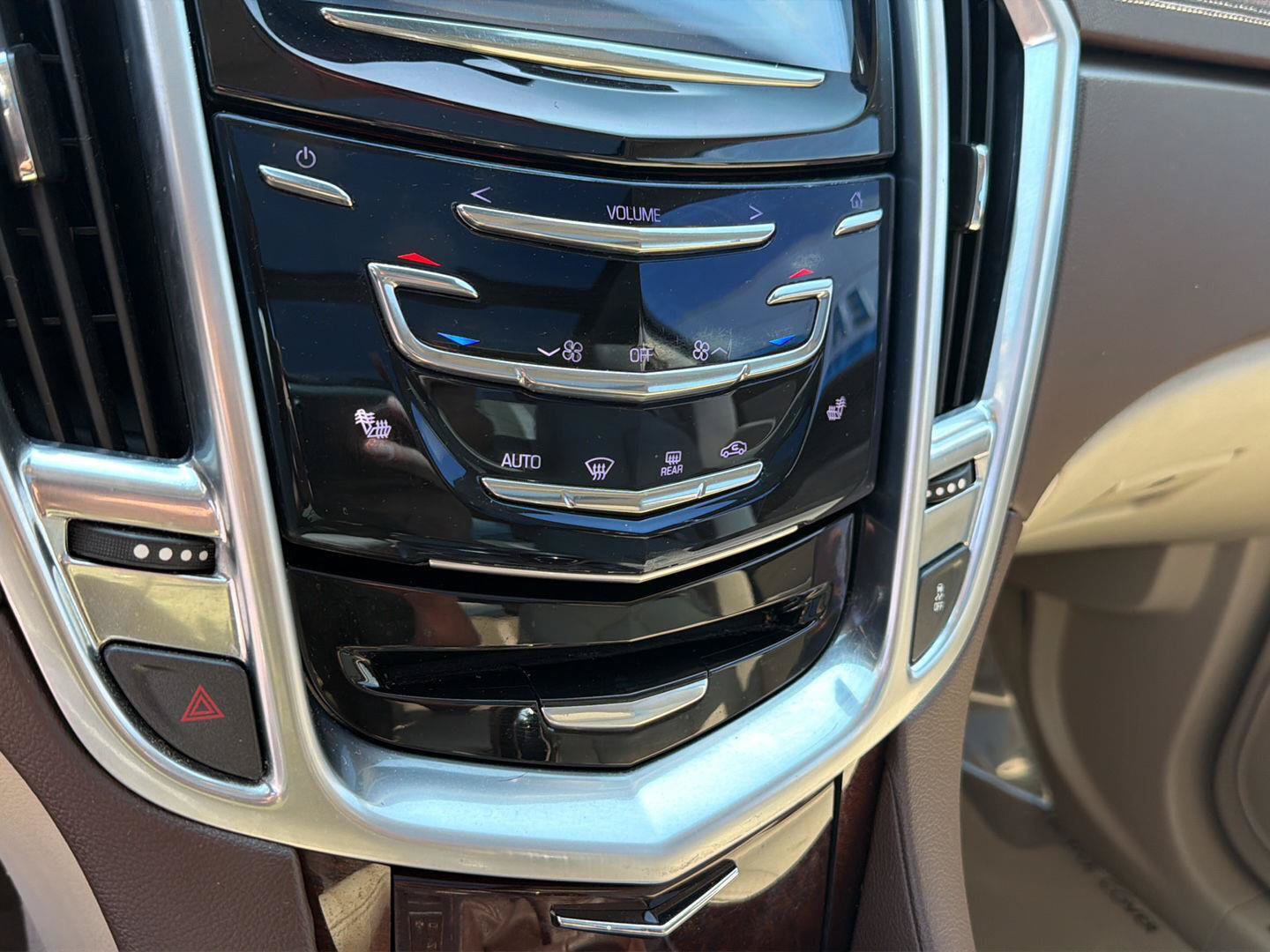 Used 2016 Cadillac SRX Luxury w/ Driver Awareness Package FWD image 26