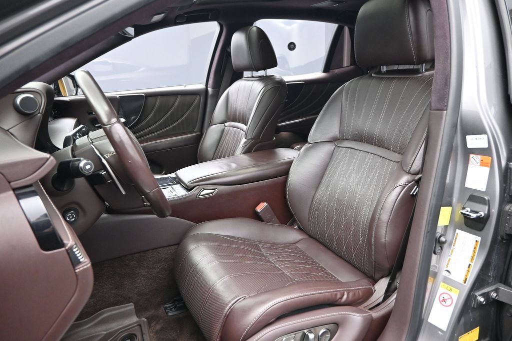 Used 2018 Lexus LS 500 w/ Interior Upgrade Package RWD image 15