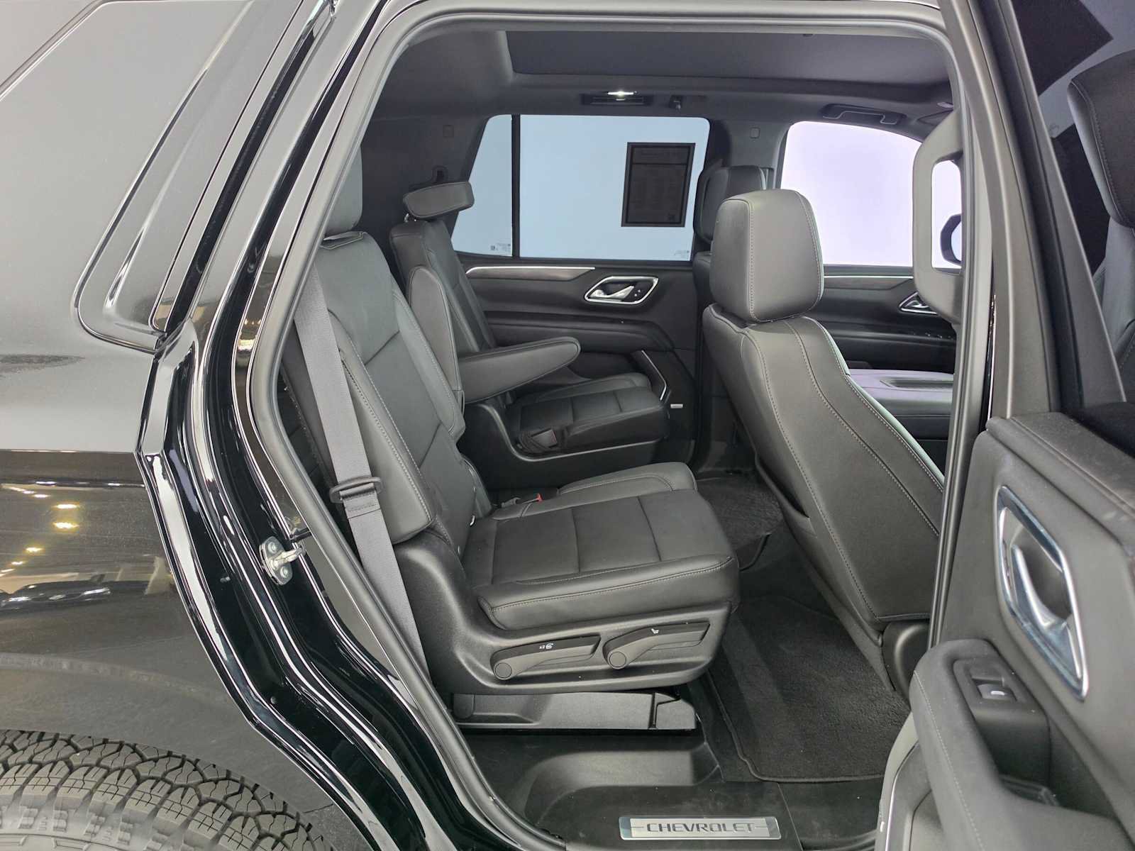Used 2022 Chevrolet Tahoe Z71 w/ Z71 Off-Road Package AWD/4WD image 12
