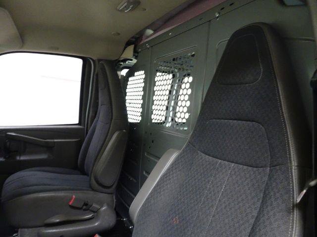 Used 2018 Chevrolet Express 2500 w/ Driver Convenience Package RWD image 27