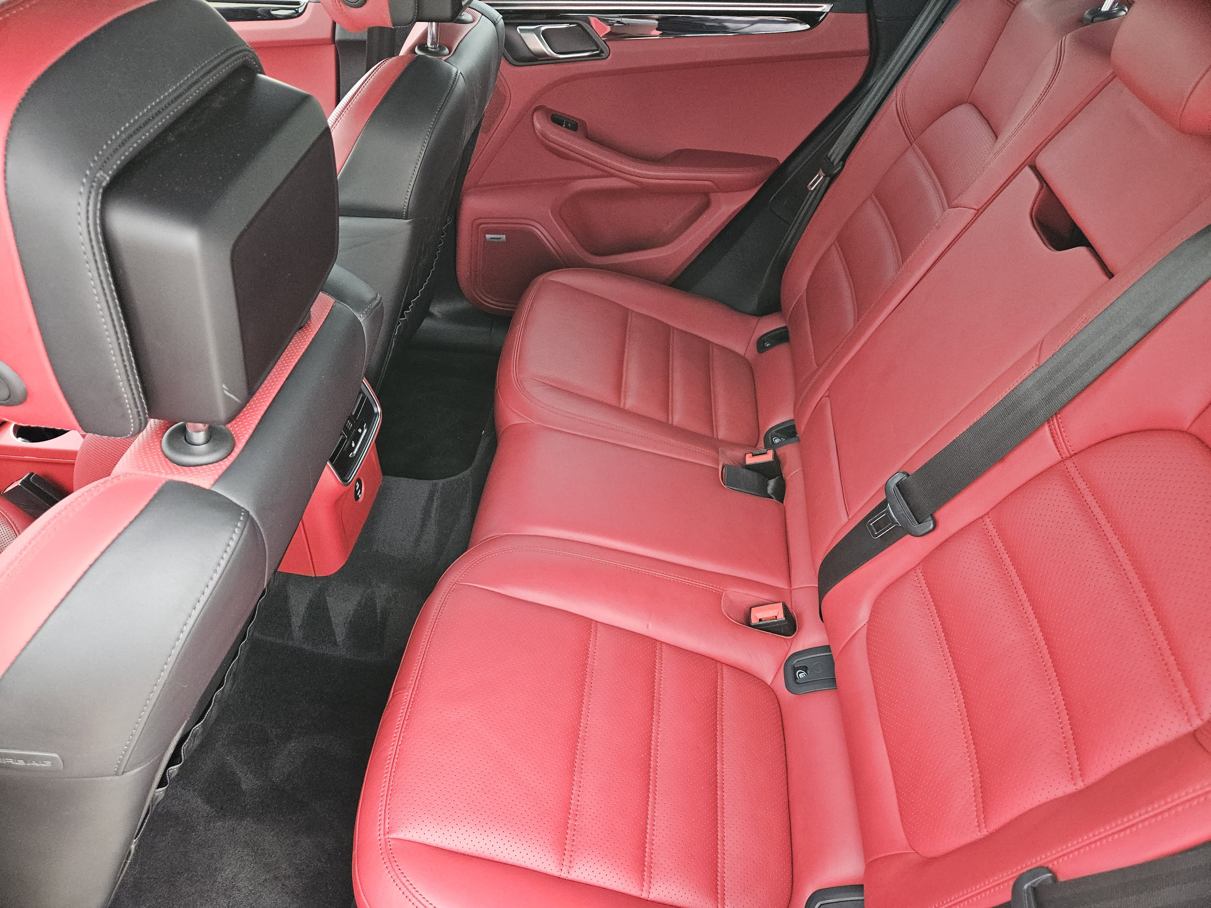 Used 2021 Porsche Macan Turbo image 28