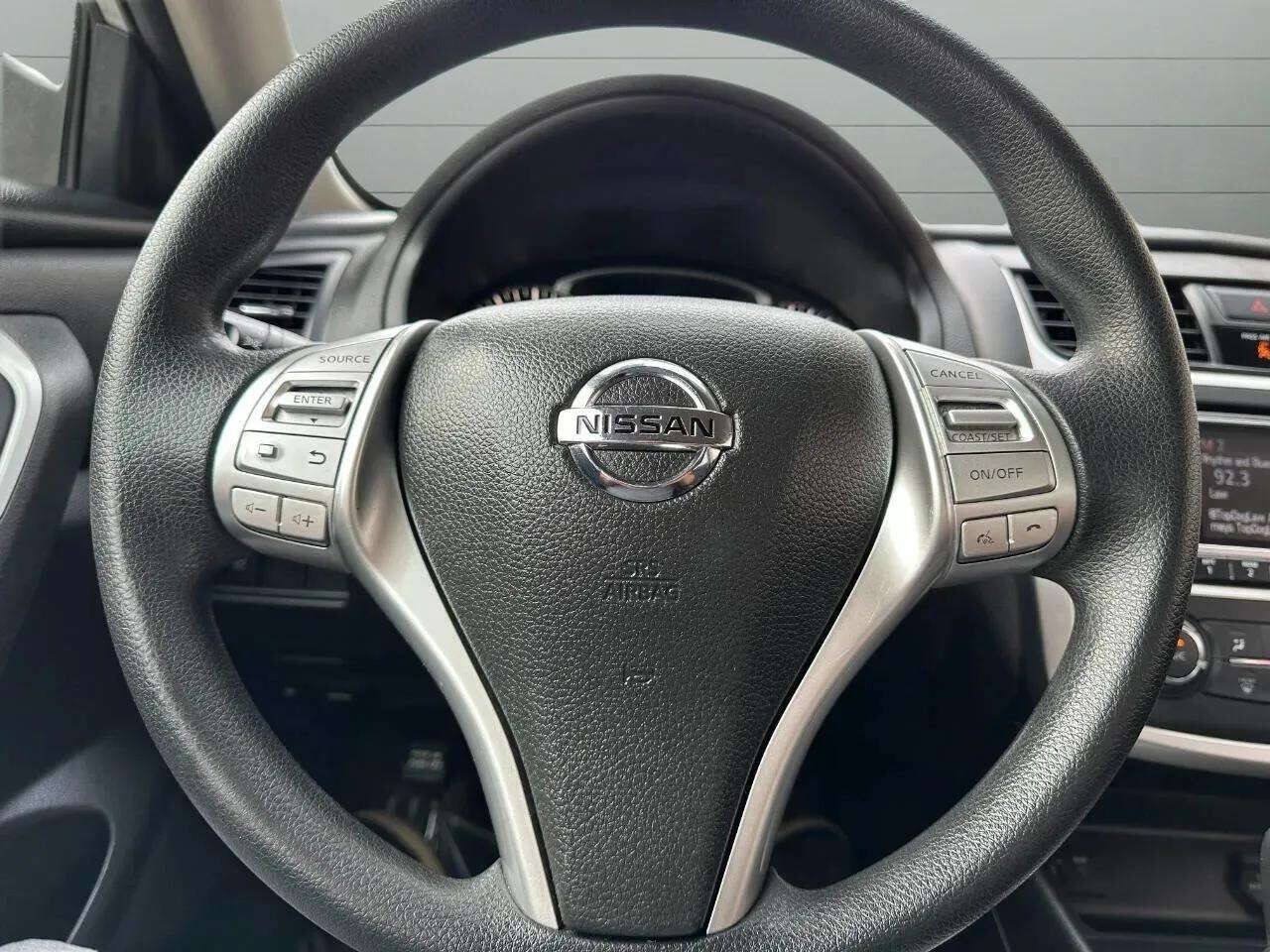 Used 2016 Nissan Altima 2.5 S w/ Power Driver Seat Package FWD image 12