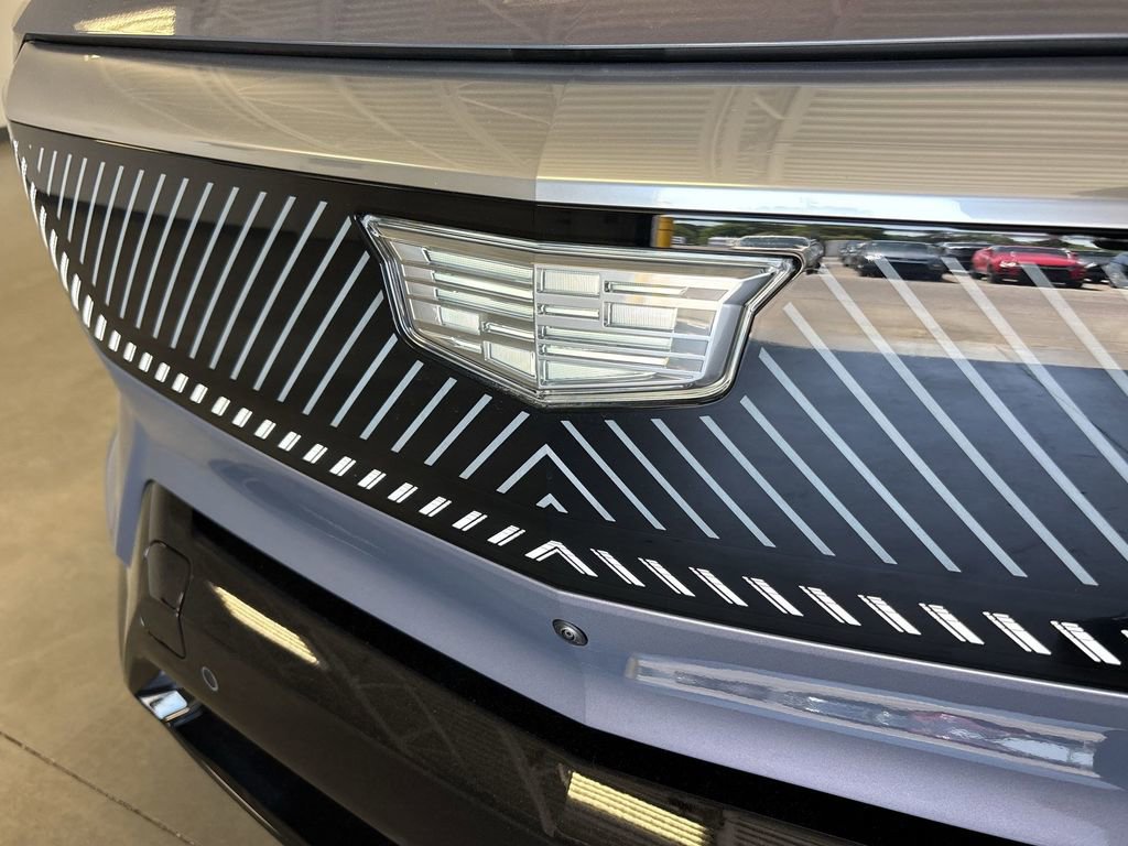 New 2025 Cadillac Optiq Luxury 1 w/ LPO, ONYX Package image 36