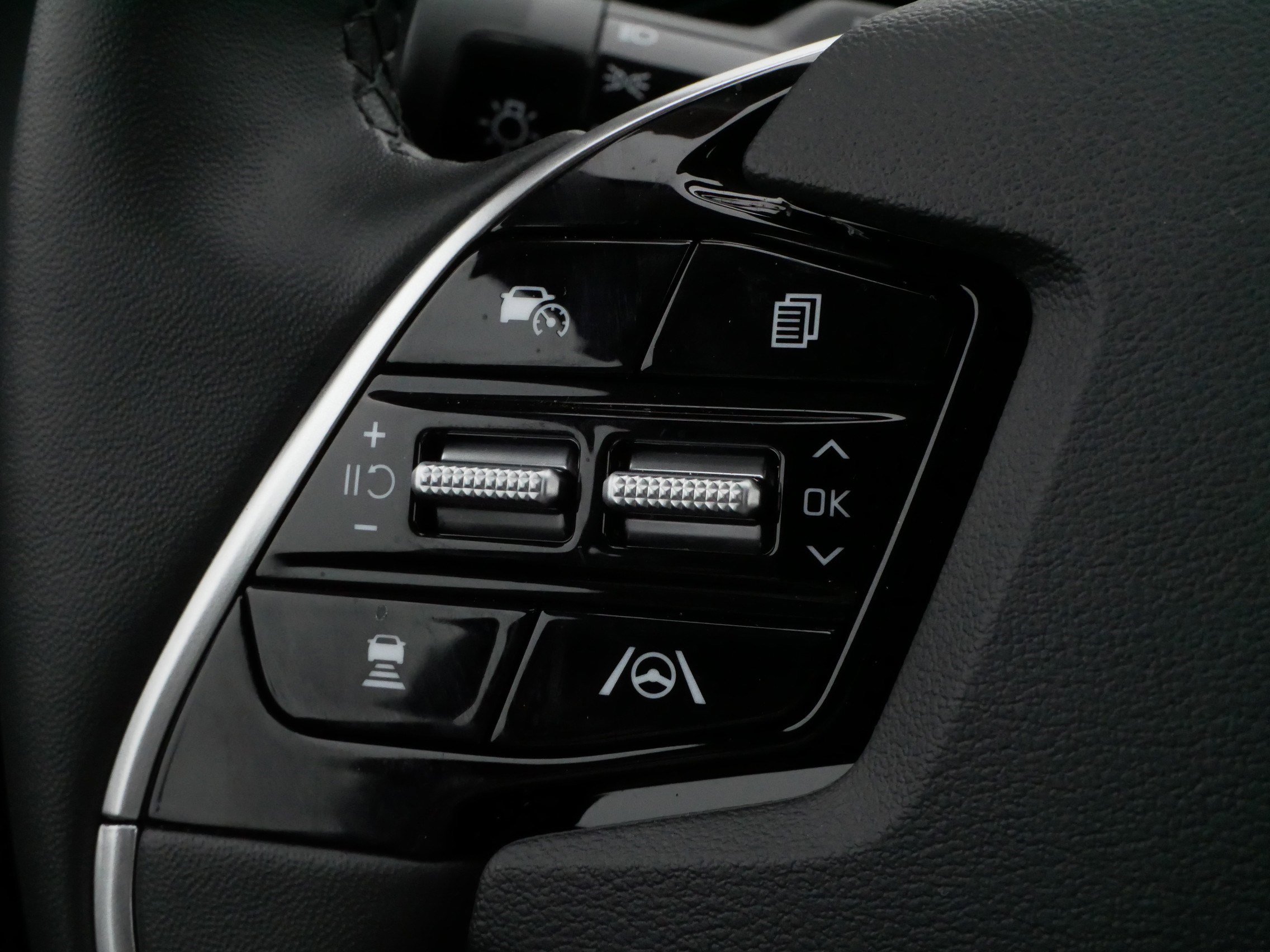 Used 2025 Kia Niro Wind w/ Wind Preserve Package image 25