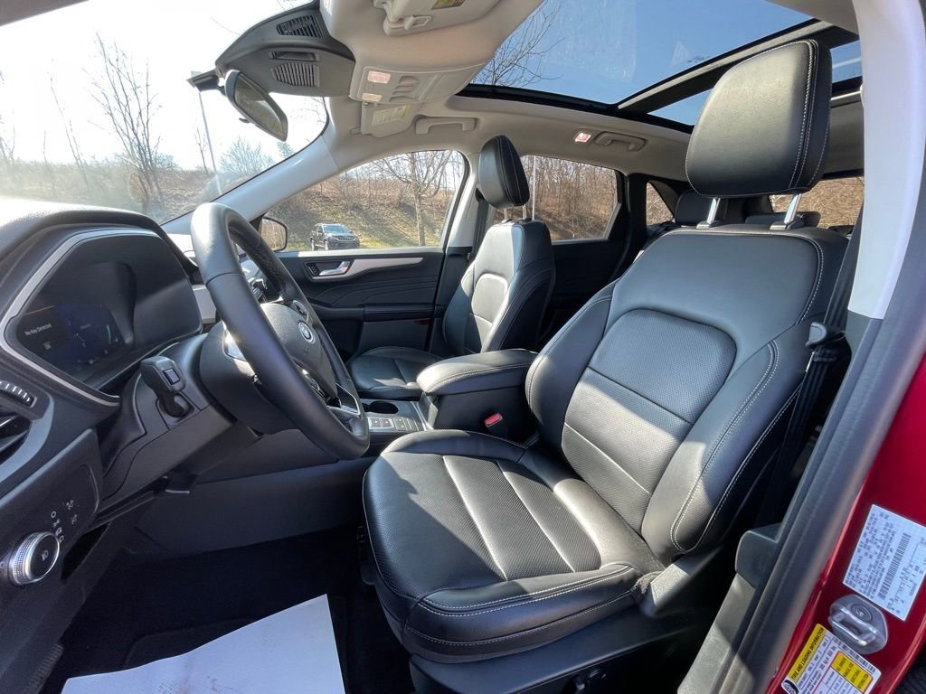 Used 2022 Ford Escape SEL w/ Technology Package AWD/4WD image 28