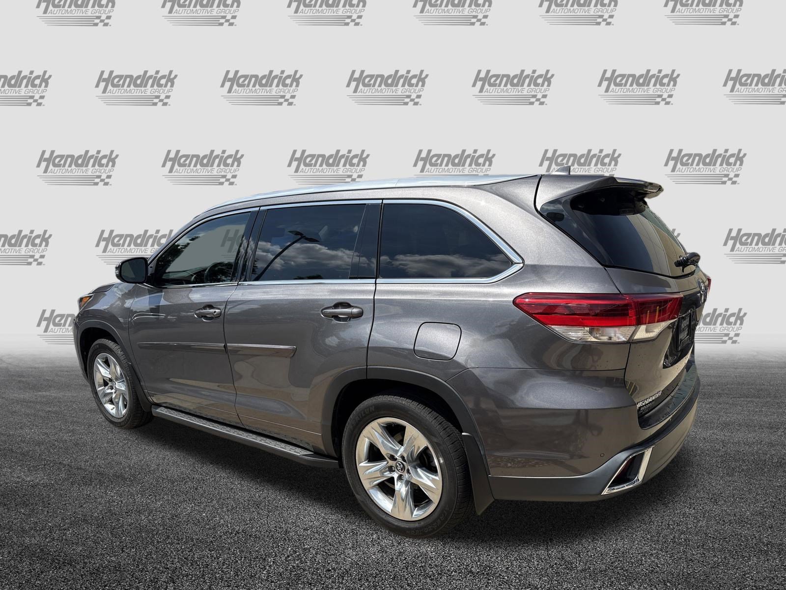 Used 2017 Toyota Highlander Limited AWD/4WD image 8