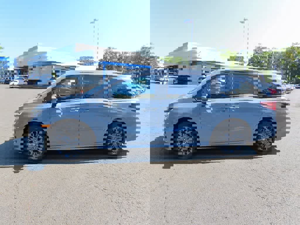 New 2026 Honda Odyssey Touring image 3