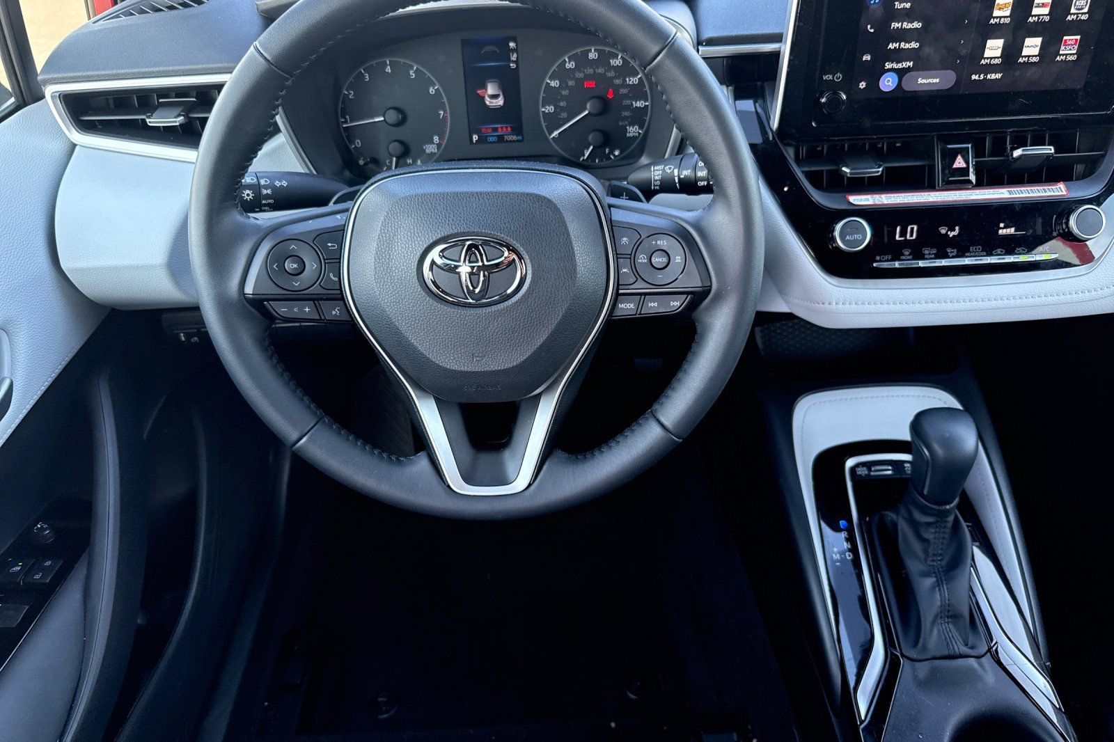 Used 2025 Toyota Corolla SE image 16