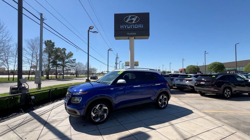 Certified 2021 Hyundai Venue SEL image 6