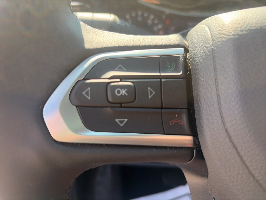 Used 2025 Jeep Compass Limited AWD/4WD image 29