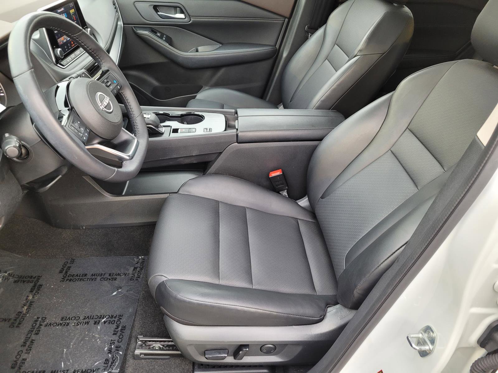 Used 2023 Nissan Rogue SV w/ SV Premium B Package FWD image 3