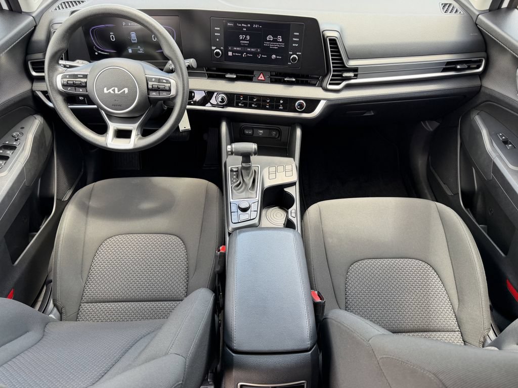 Used 2025 Kia Sportage LX FWD image 12
