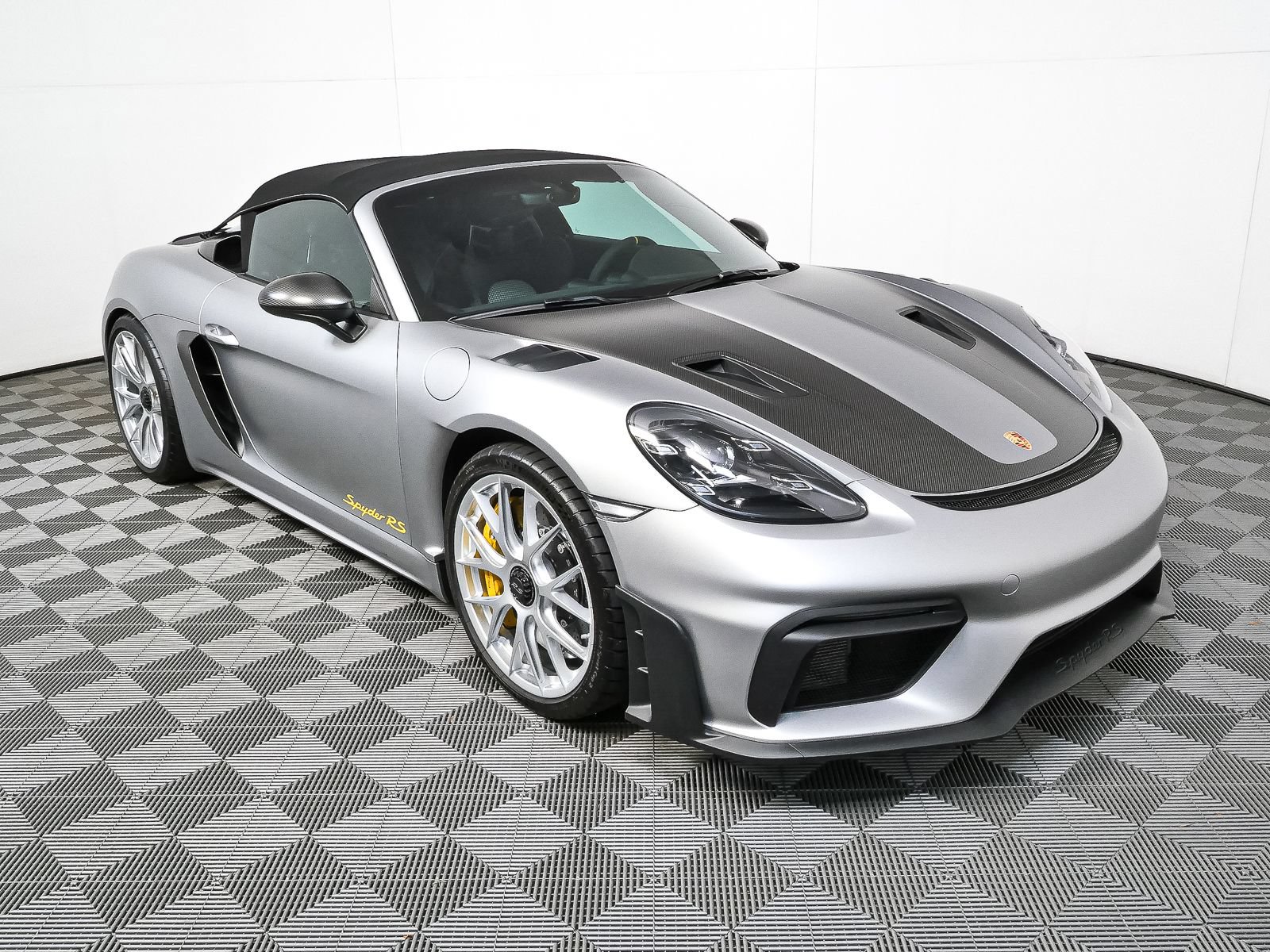 Certified 2025 Porsche 718 Boxster Spyder RS RWD image 23