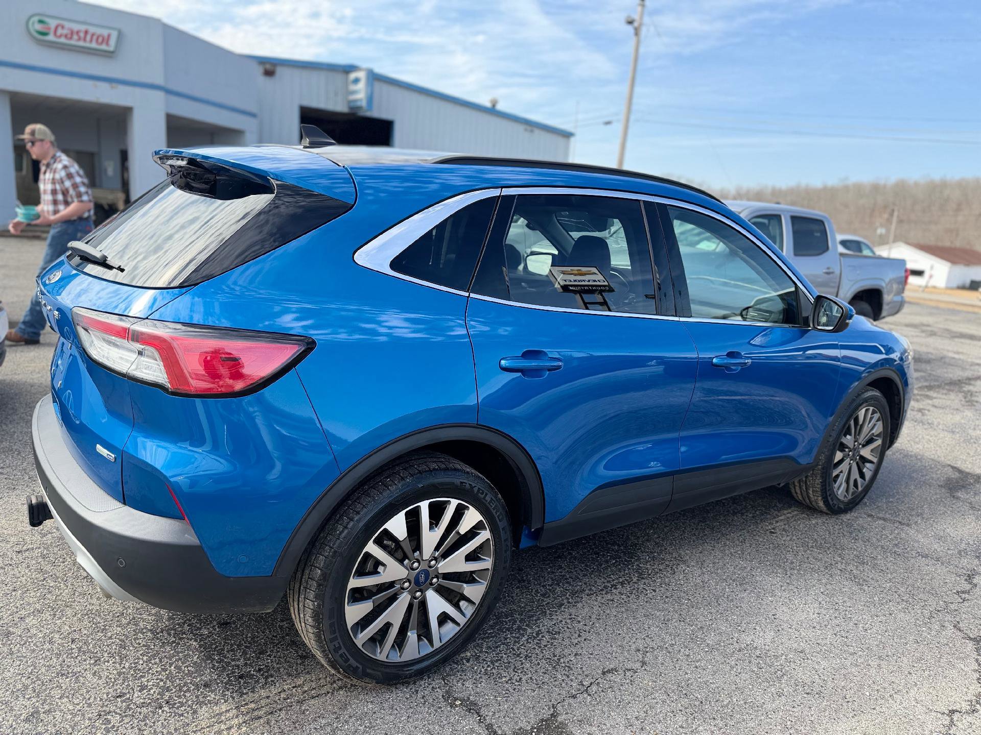 Used 2020 Ford Escape Titanium AWD/4WD image 3