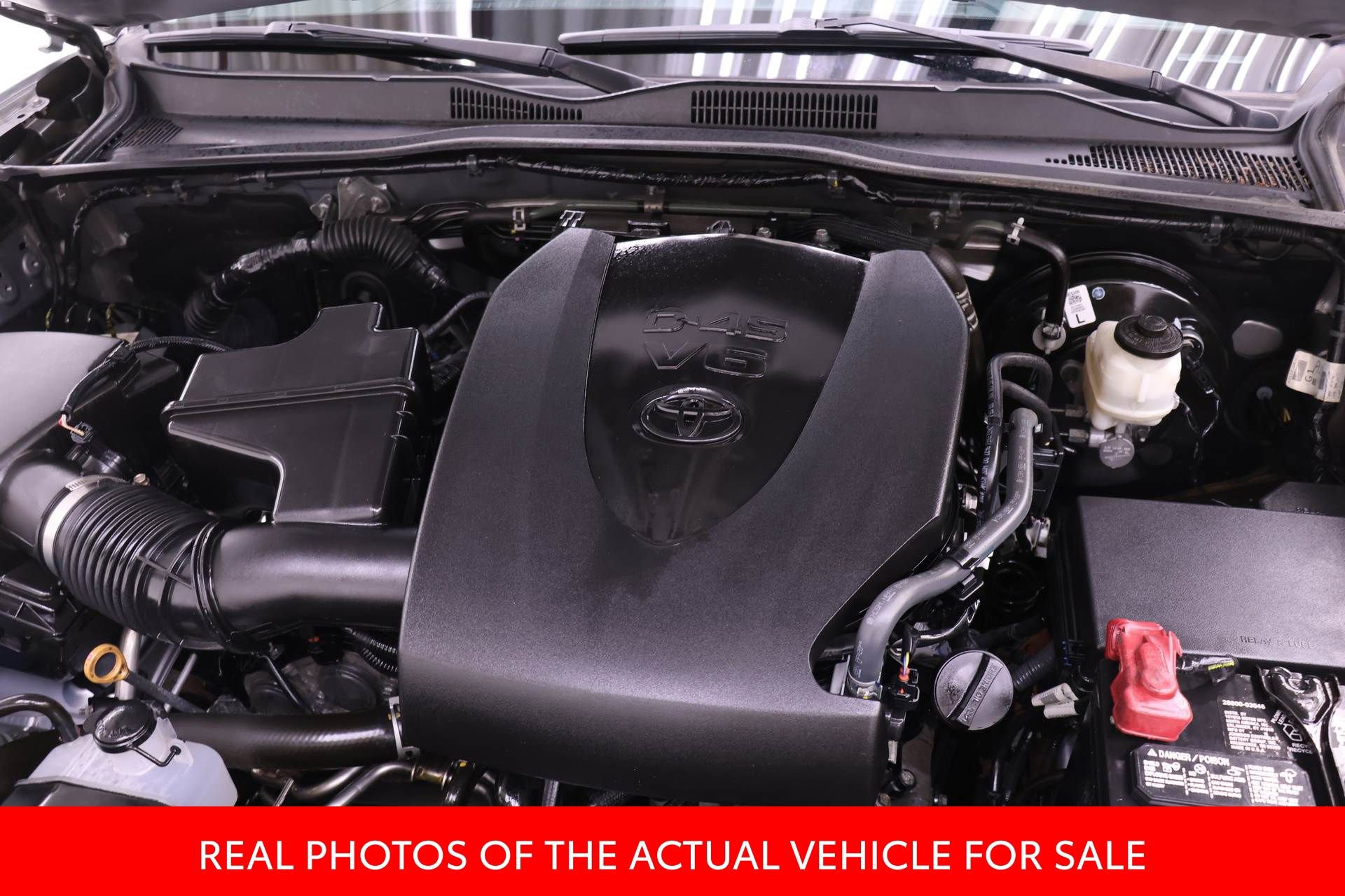 Certified 2019 Toyota Tacoma SR image 17