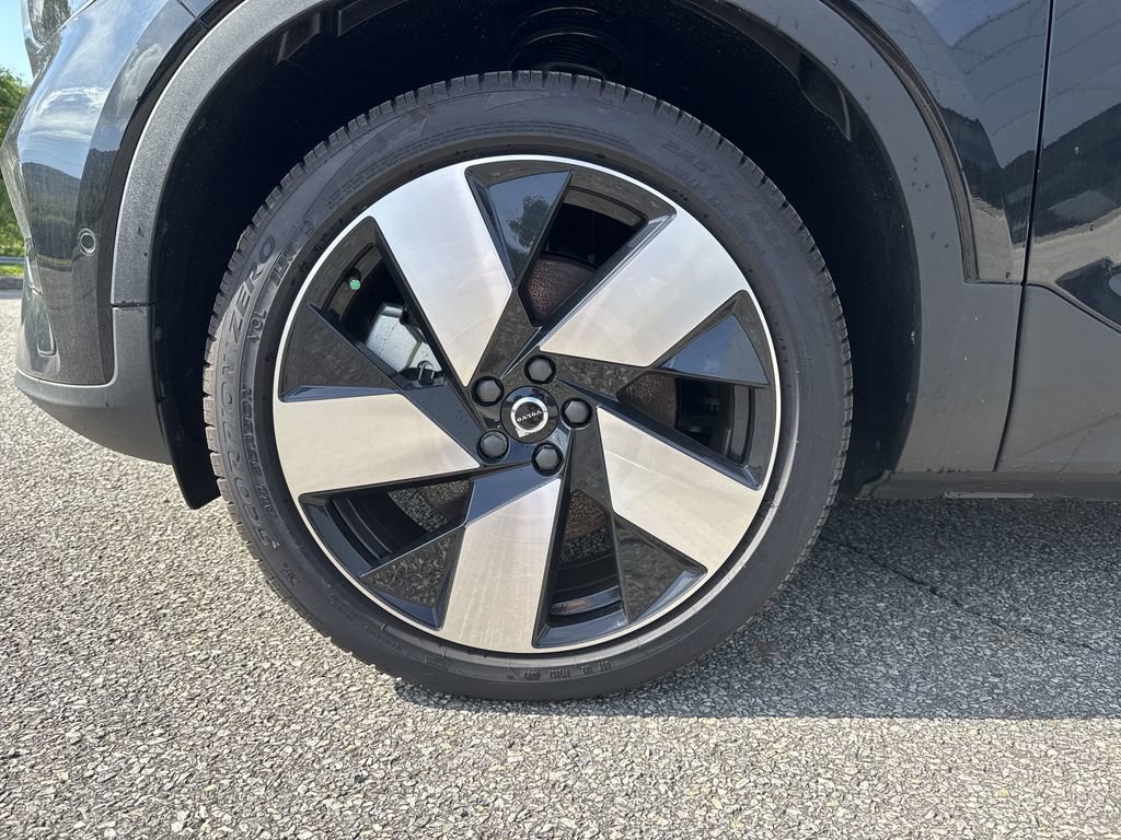 New 2024 Volvo XC40 Recharge Plus w/ Protection Package Premier image 8