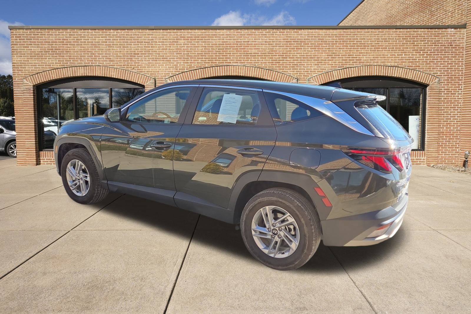 Certified 2025 Hyundai Tucson SE image 6