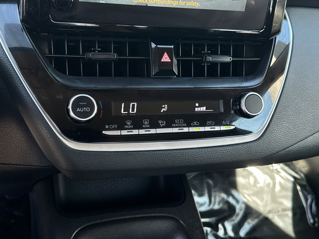 Used 2025 Toyota Corolla LE image 26