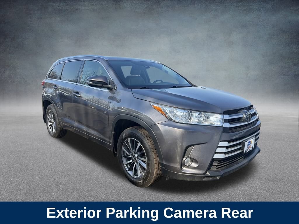 Used 2017 Toyota Highlander XLE image 8