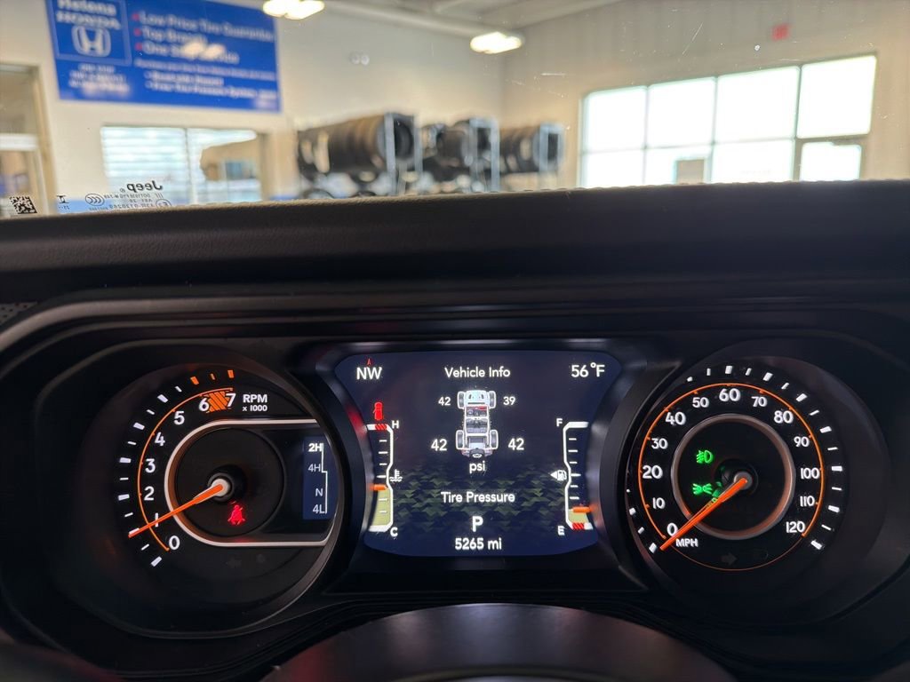 Used 2026 Jeep Wrangler Unlimited Rubicon AWD/4WD image 12