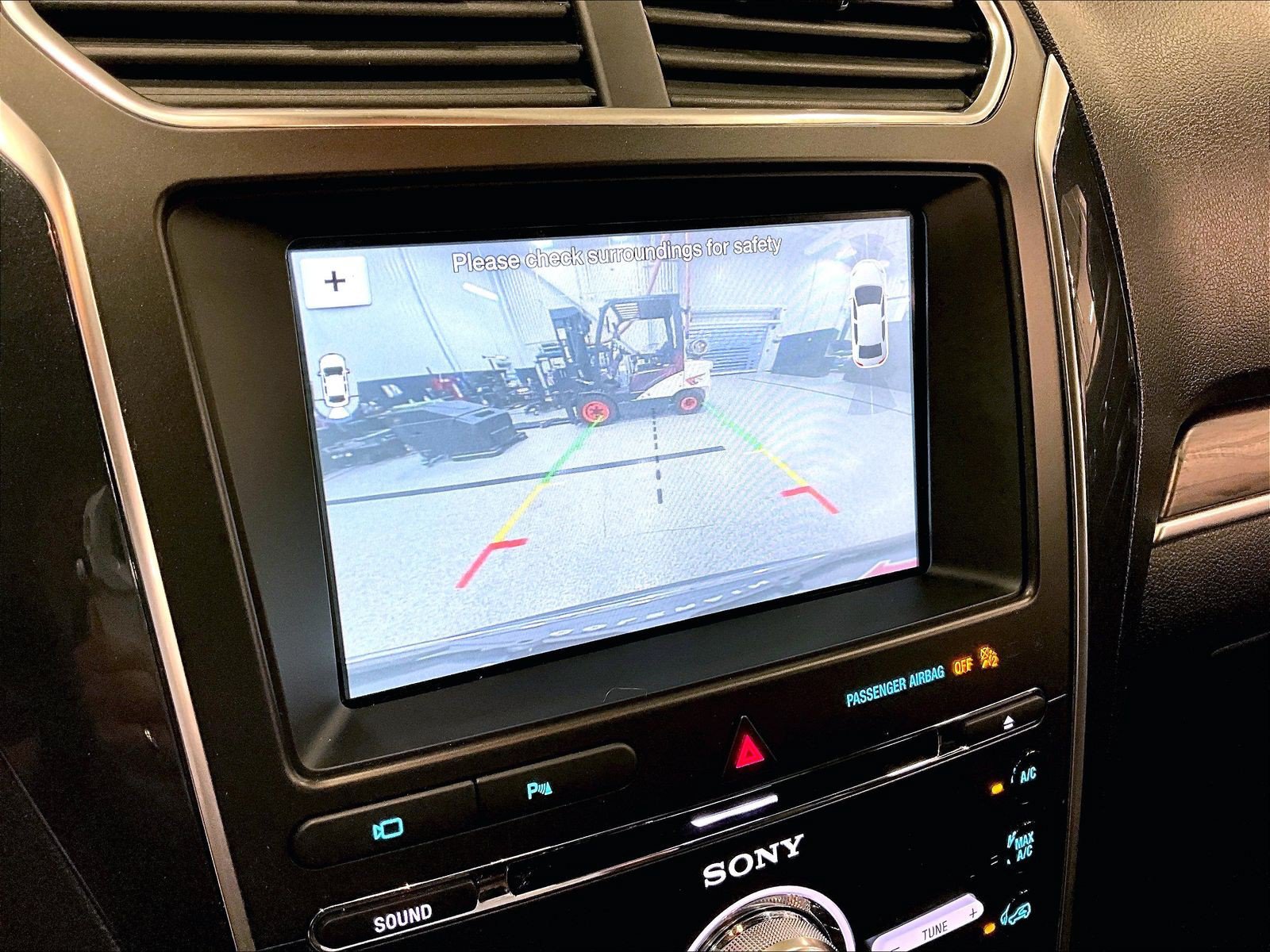 Used 2018 Ford Explorer Limited AWD/4WD image 38