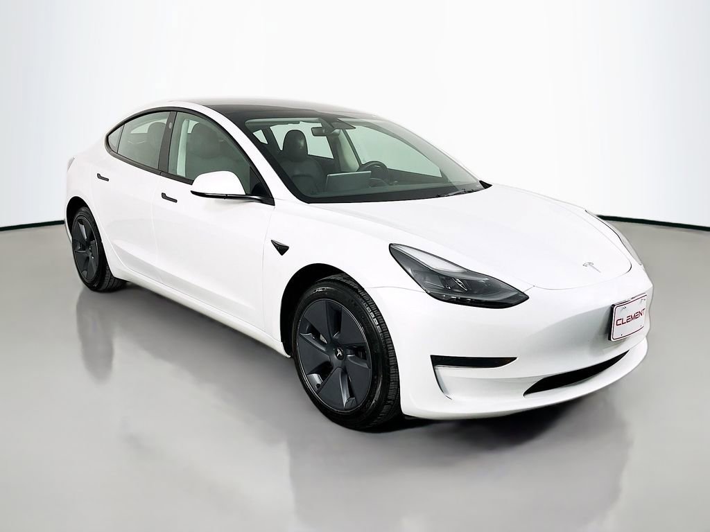Used 2023 Tesla Model 3 Standard Range image 3