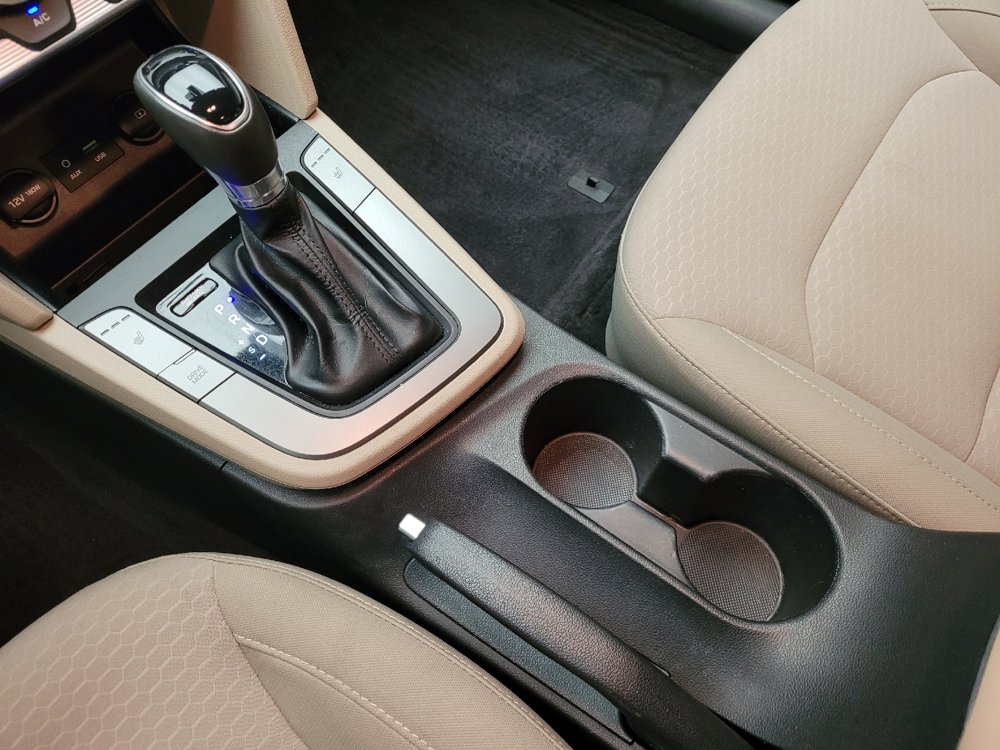 Used 2020 Hyundai Elantra Value Edition w/ Winter Weather Package FWD image 26