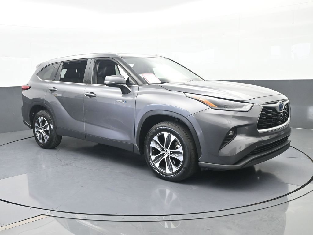 Used 2021 Toyota Highlander XLE FWD image 8