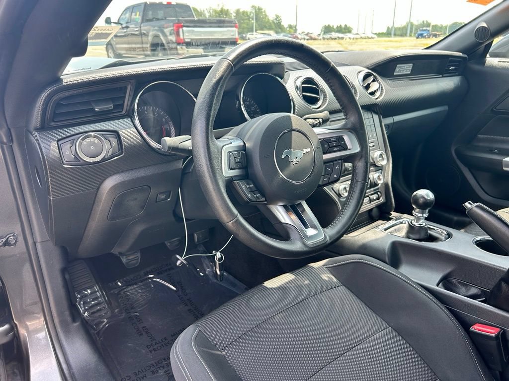 Used 2015 Ford Mustang Coupe RWD image 12